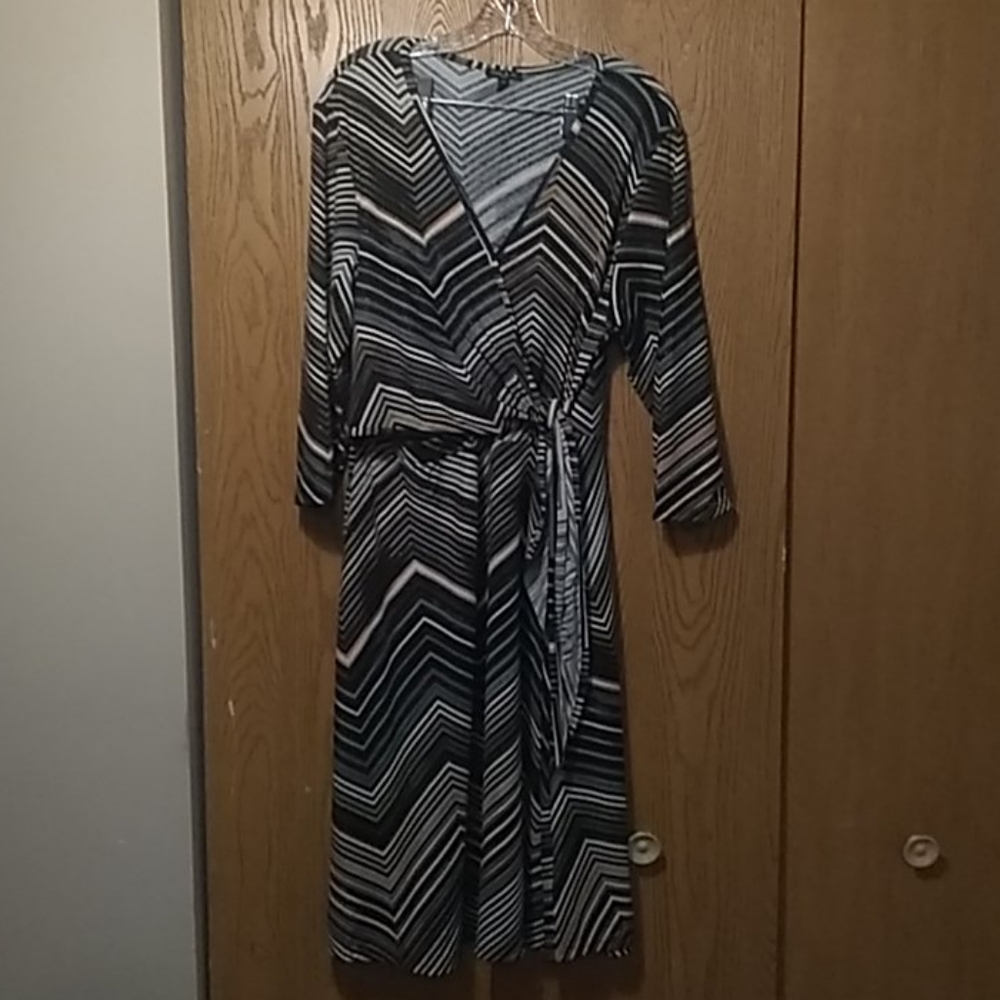 Sami & Jo beautiful Geo Design Dress